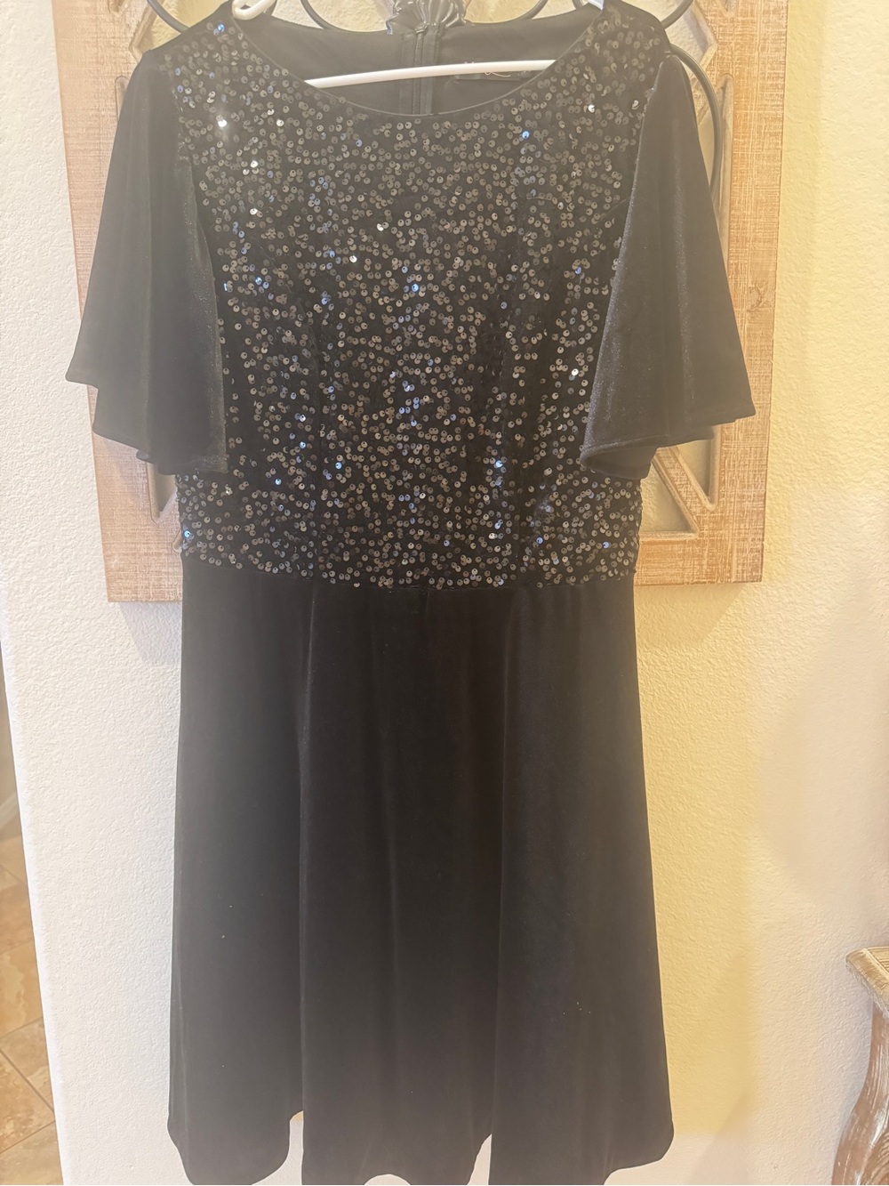 Women Black Sequin Velvet Party Dress